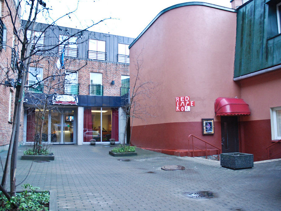 Red Emperor Hostel Tallinn Dış mekan fotoğraf